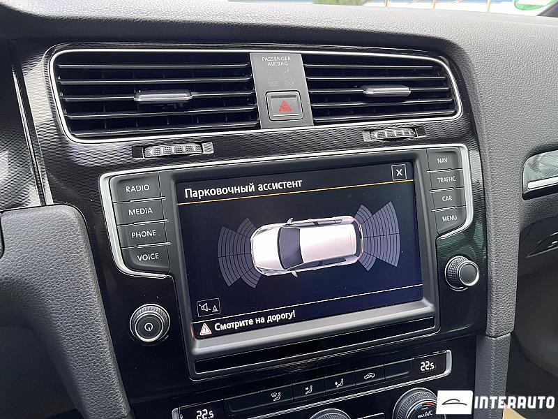 Volkswagen Golf GTE 19 automobil-interauto