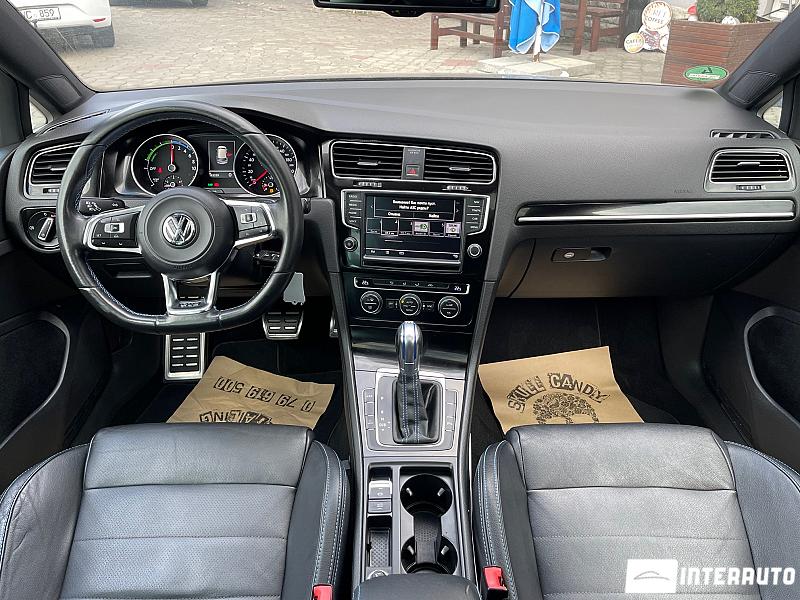 Volkswagen Golf GTE 16 automobil-interauto