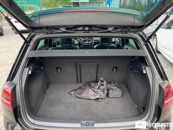 Volkswagen Golf GTE 34 interauto-car