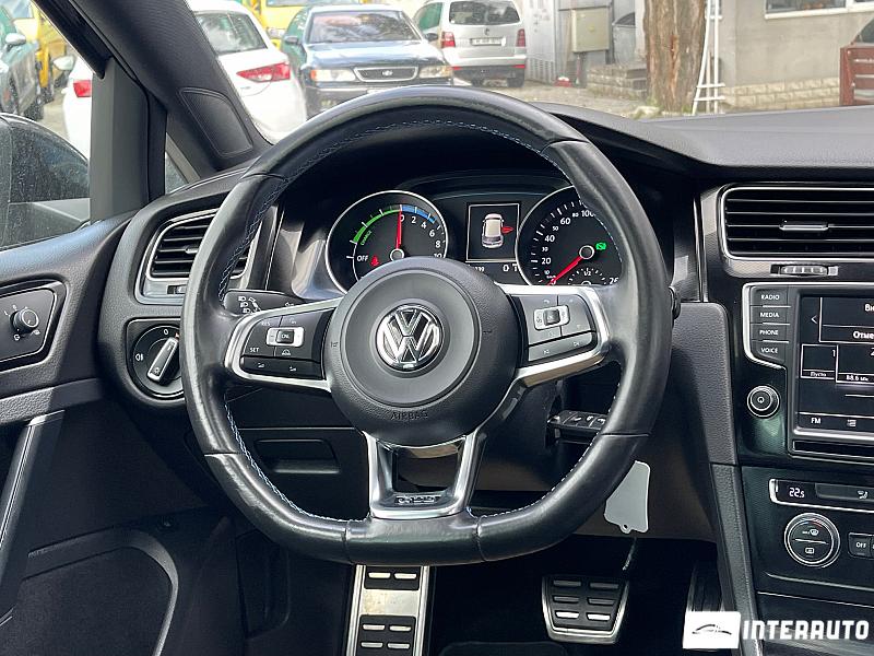Volkswagen Golf GTE 17 automobil-interauto