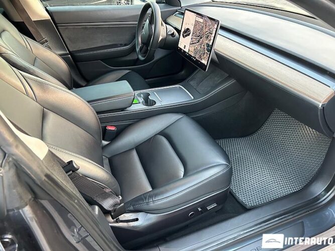 Tesla Model 3 35 interauto-car
