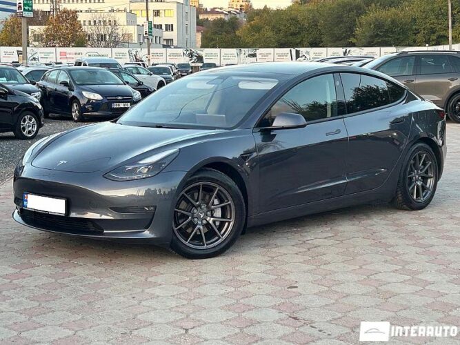 Tesla Model 3 30 interauto-car