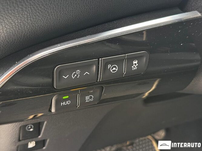 Toyota Prius 51 interauto-car