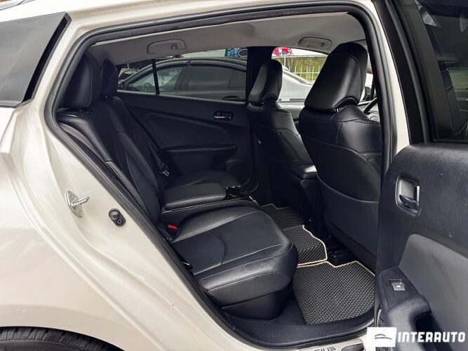 Toyota Prius 54 interauto-car