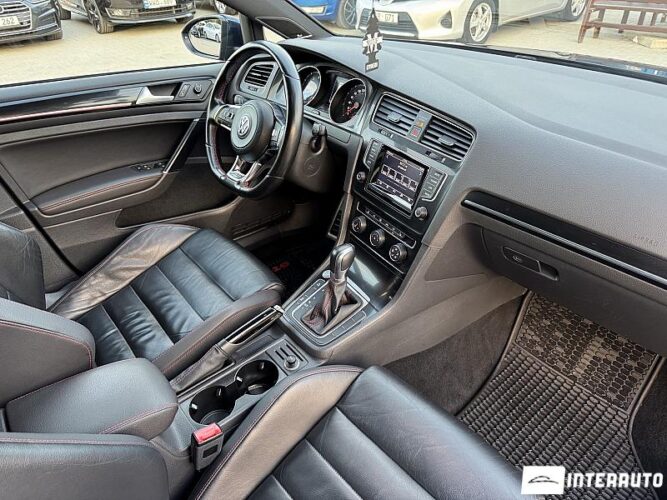 Volkswagen Golf GTI 49 interauto-car