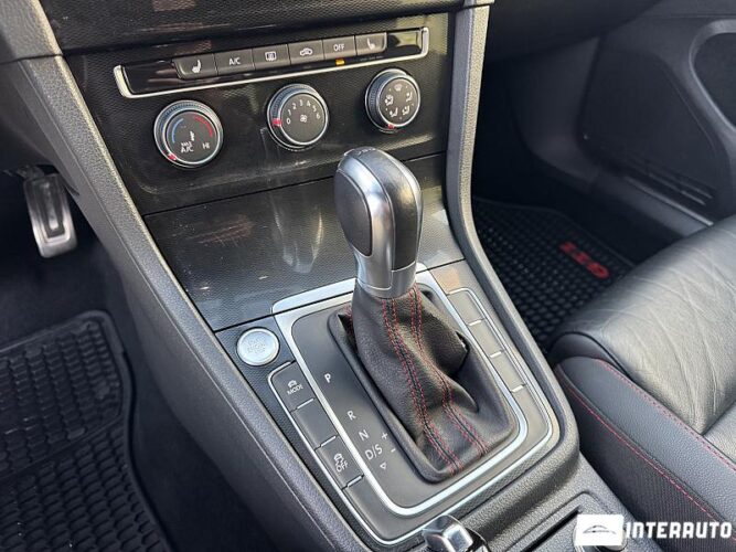 Volkswagen Golf GTI 54 interauto-car