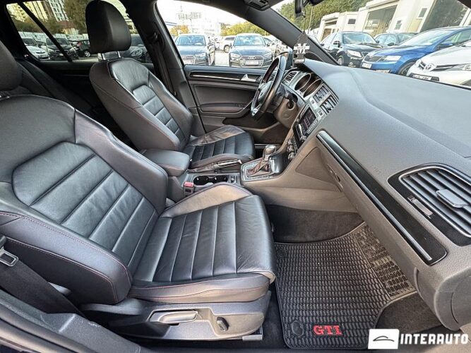 Volkswagen Golf GTI 50 interauto-car