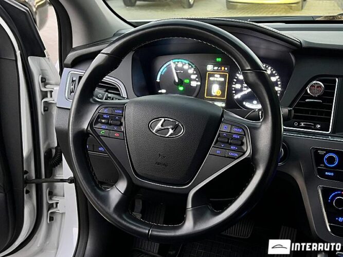 Hyundai Sonata 38 interauto-car