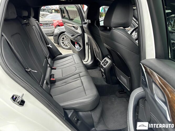 BMW X4 3.0i 40 interauto-car