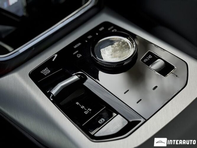 BMW X3 2.0D 53 interauto-car