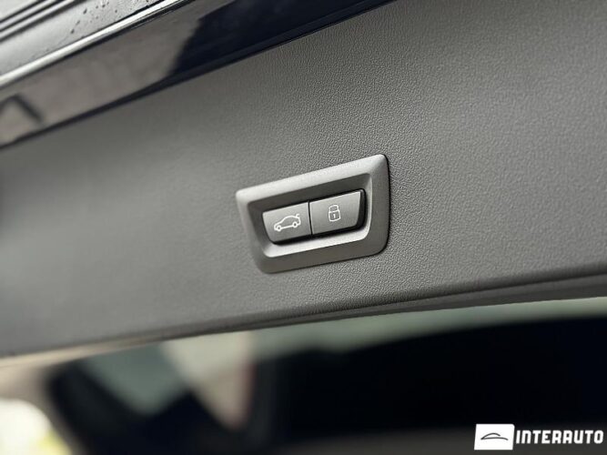 BMW X3 2.0D 40 interauto-car