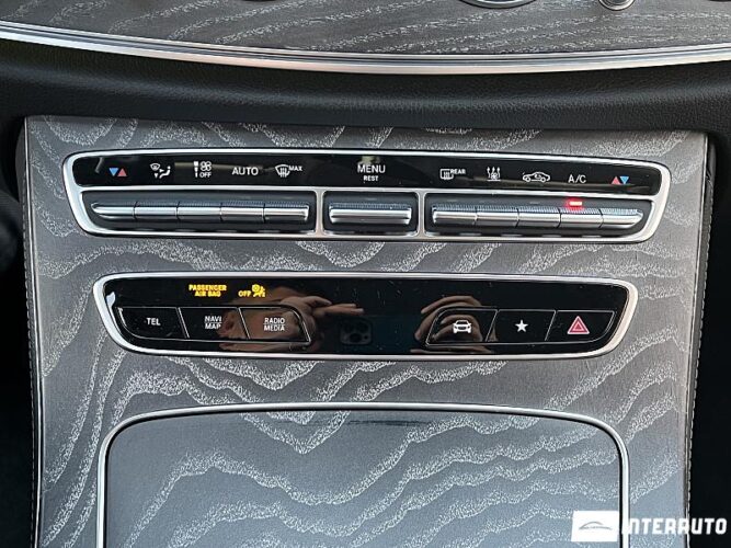 Mercedes E 220 45 interauto-car