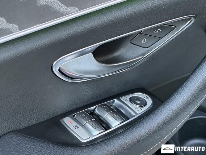 Mercedes E 220 52 interauto-car