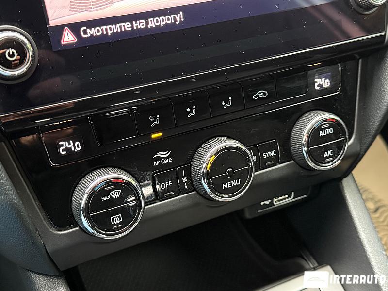 Skoda Octavia 23 automobil-interauto