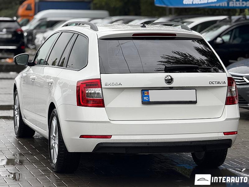 Skoda Octavia 14 automobil-interauto