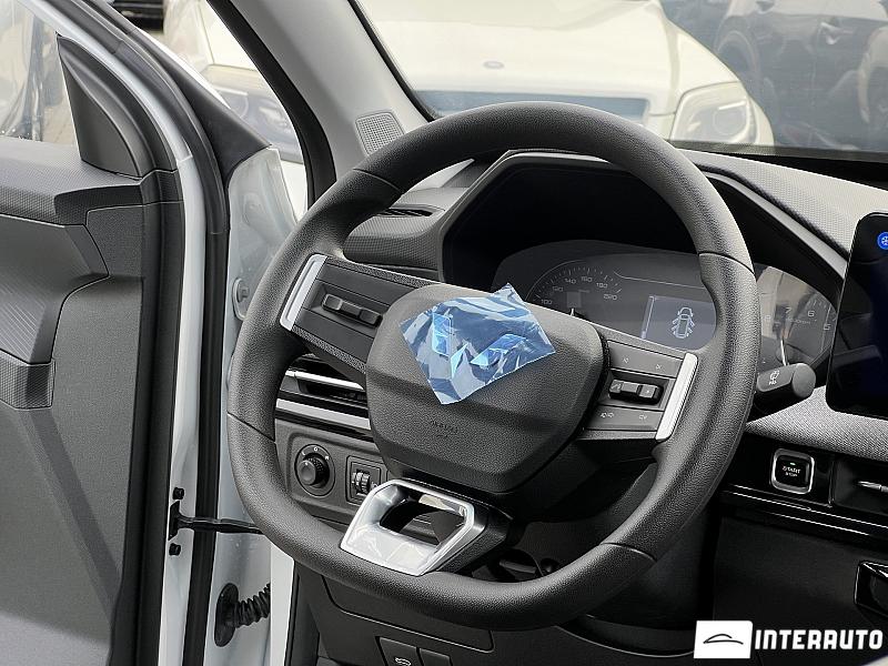 Wuling Xingchi 17 automobil-interauto