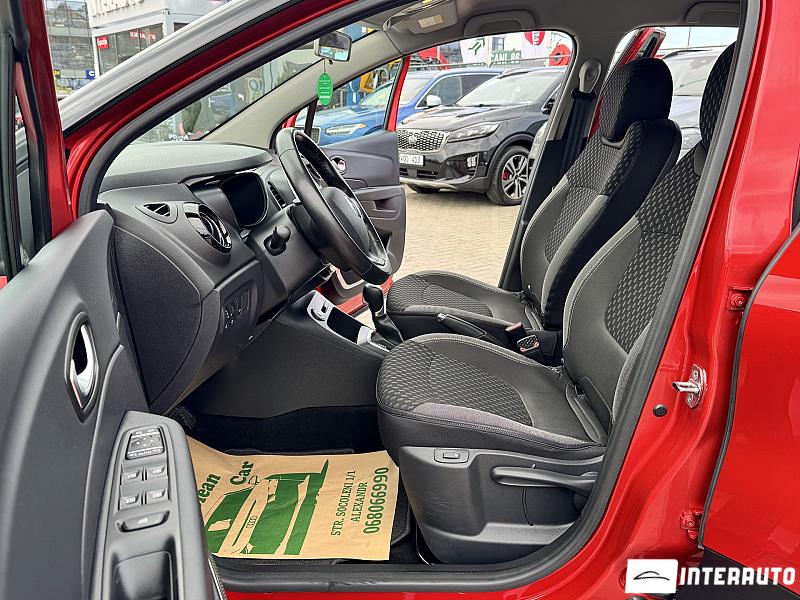 Renault Captur 16 automobil-interauto