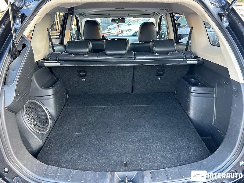 Mitsubishi Outlander 30 automobil-interauto