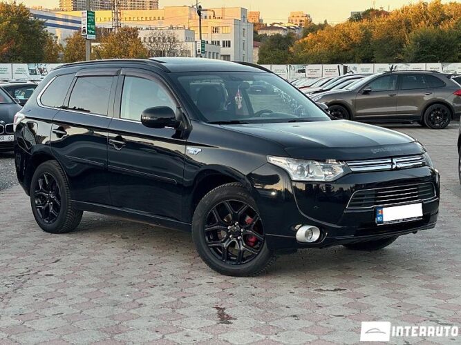 Mitsubishi Outlander 35 interauto-car