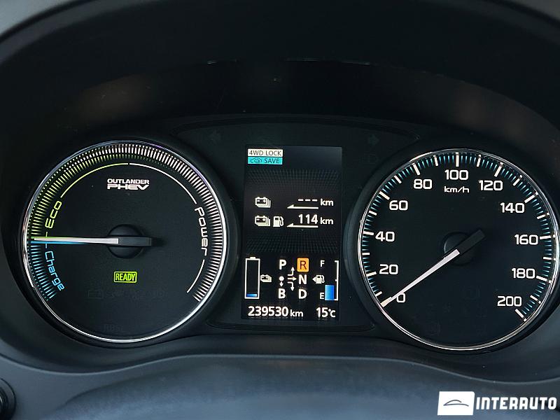 Mitsubishi Outlander 20 automobil-interauto