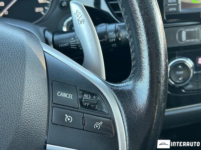 Mitsubishi Outlander 44 interauto-car