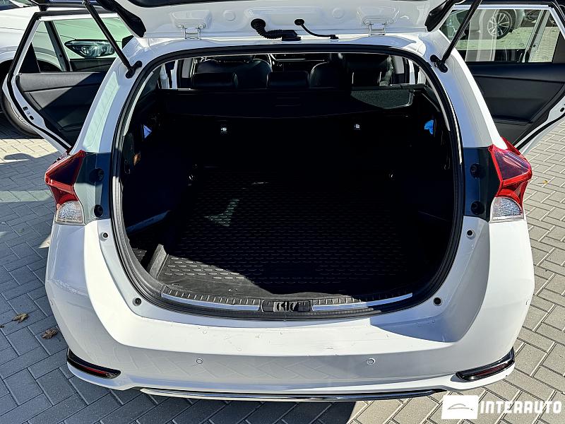 Toyota Auris 31 automobil-interauto