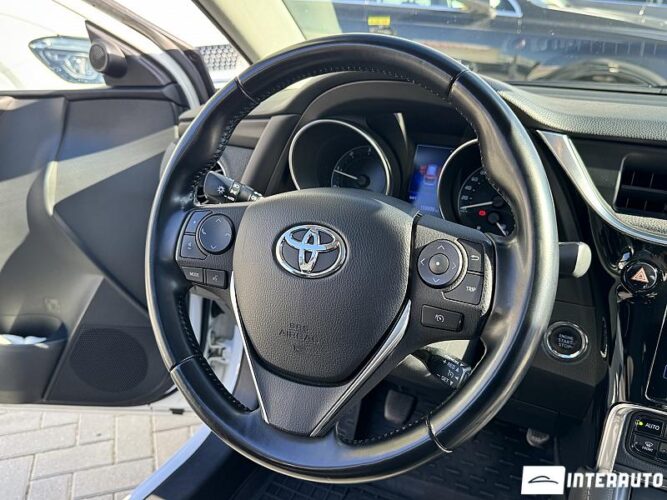 Toyota Auris 38 interauto-car