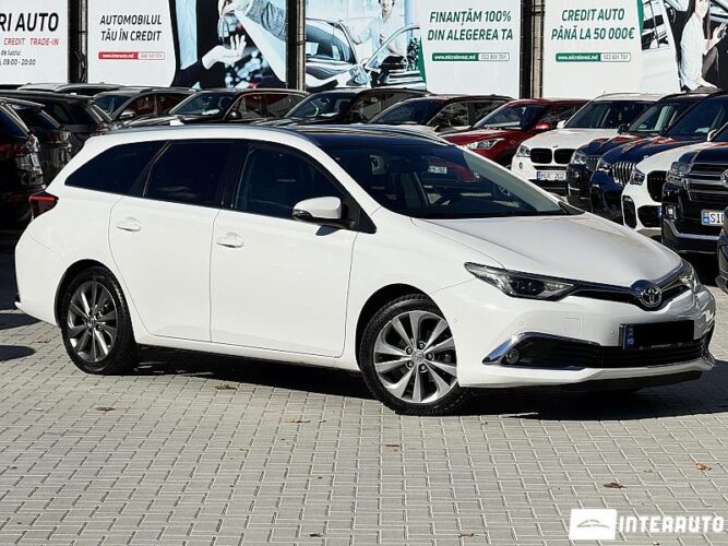 Toyota Auris 32 interauto-car
