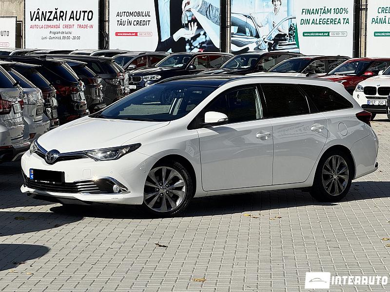 Toyota Auris 12 automobil-interauto