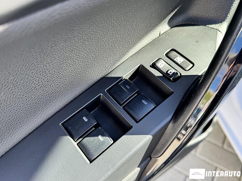 Toyota Auris 29 automobil-interauto
