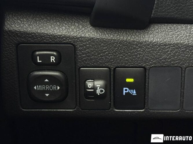 Toyota Auris 43 interauto-car