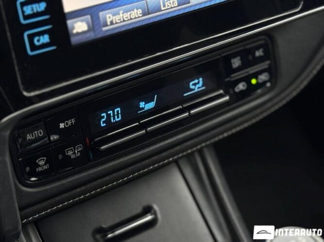 Toyota Auris 38 interauto-car