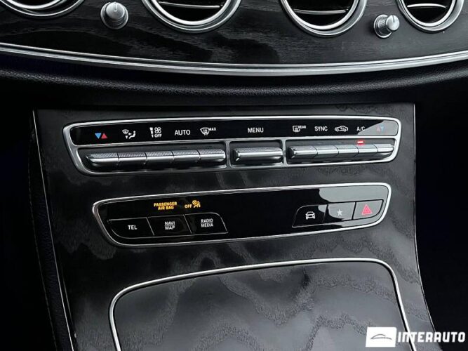 Mercedes E 220 44 interauto-car