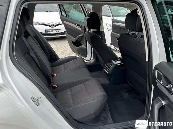 Volkswagen Passat 47 interauto-car