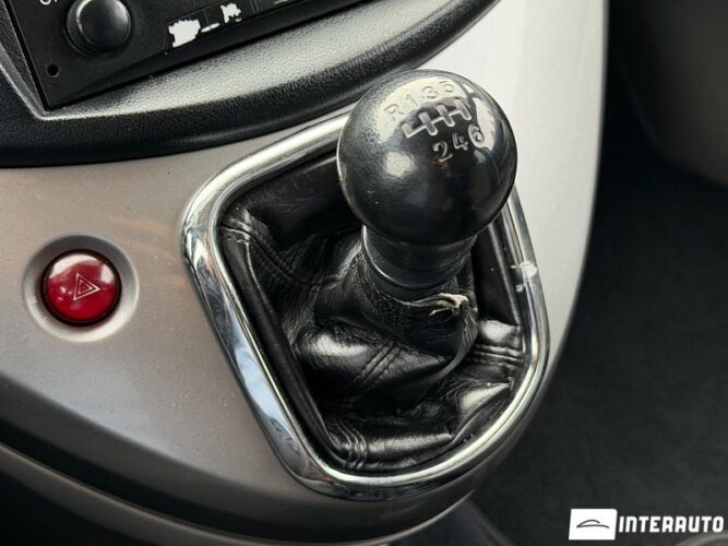 Mitsubishi Grandis 42 interauto-car