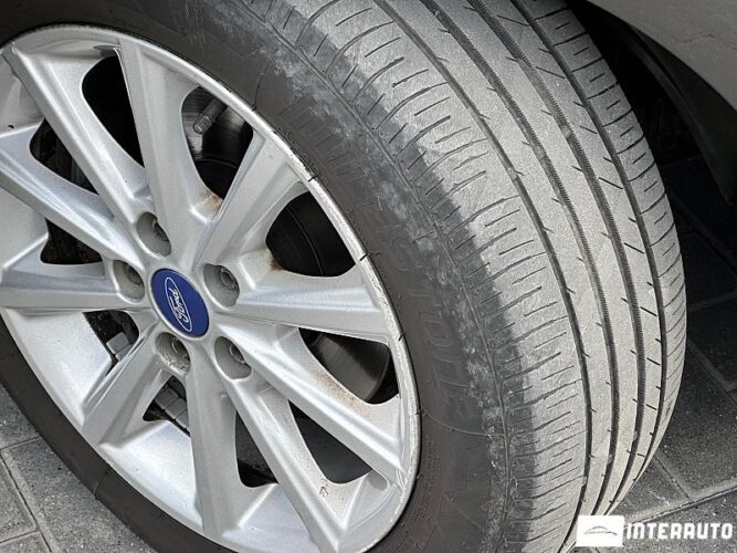 Ford Focus 47 interauto-car