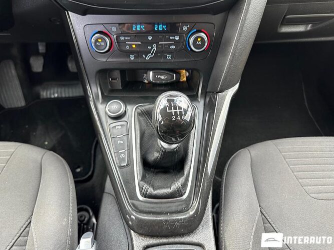 Ford Focus 43 interauto-car