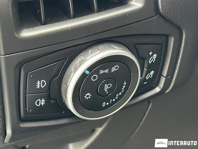 Ford Focus 41 interauto-car