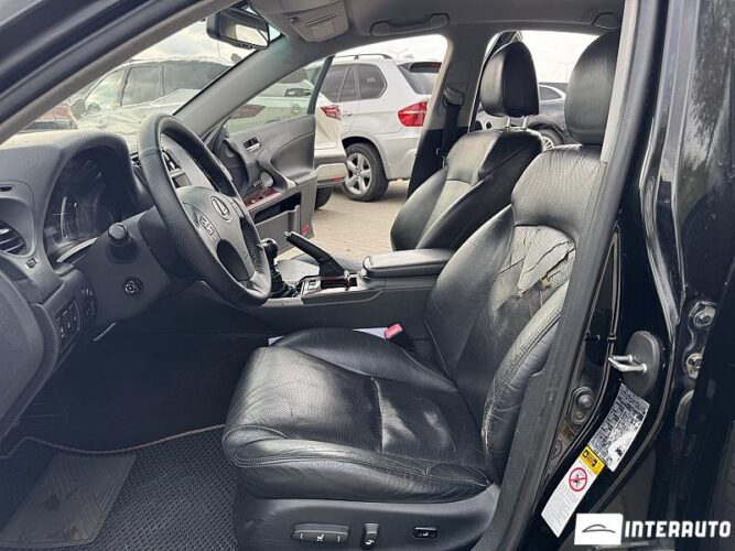 Lexus IS 220d 37 interauto-car