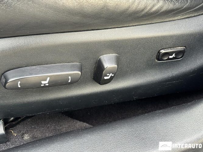 Lexus IS 220d 52 interauto-car