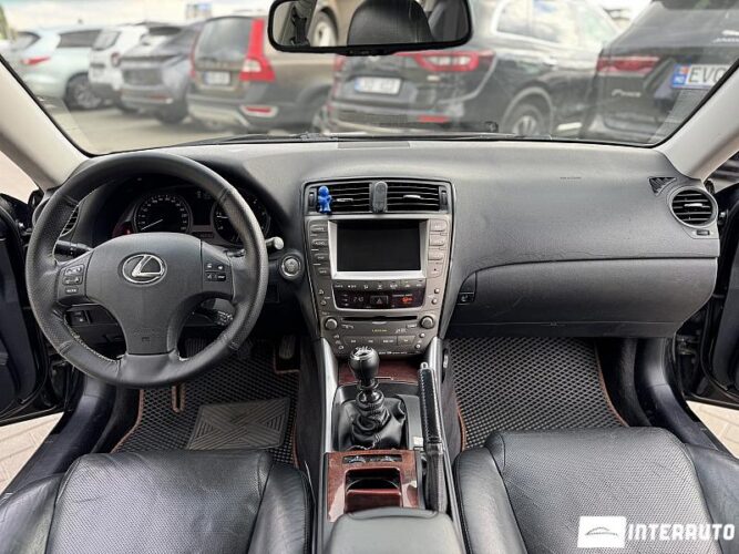 Lexus IS 220d 38 interauto-car