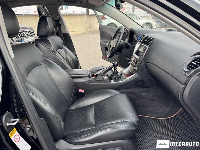 Lexus IS 220d 47 interauto-car