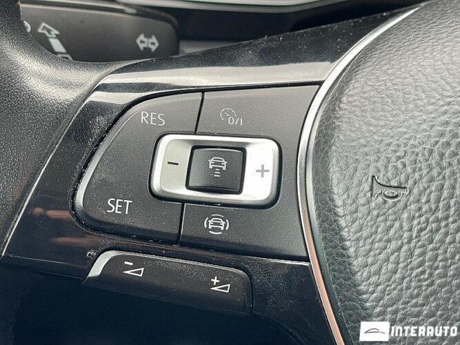 Volkswagen Jetta 38 interauto-car