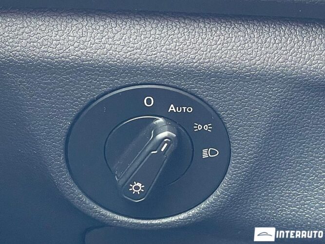 Volkswagen Jetta 37 interauto-car