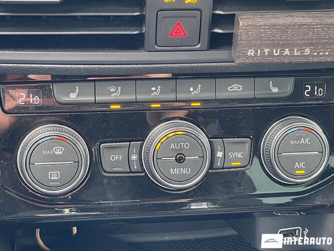 Volkswagen Jetta 42 interauto-car