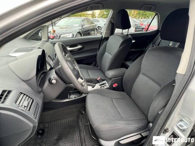 Toyota Auris 36 interauto-car