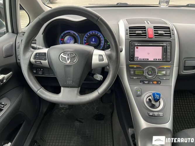 Toyota Auris 38 interauto-car