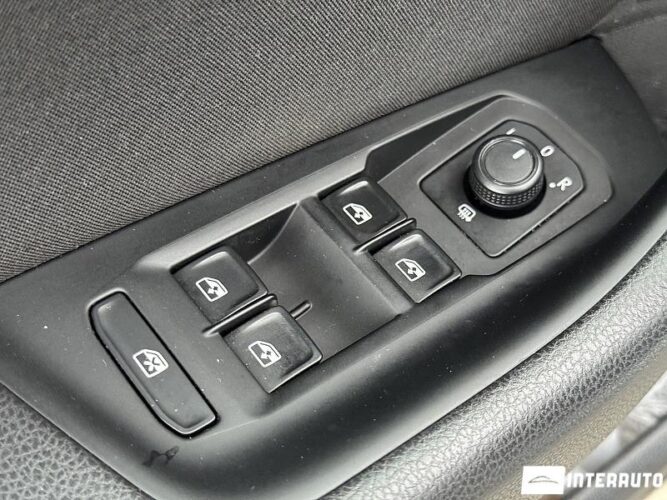 Volkswagen Passat 52 interauto-car
