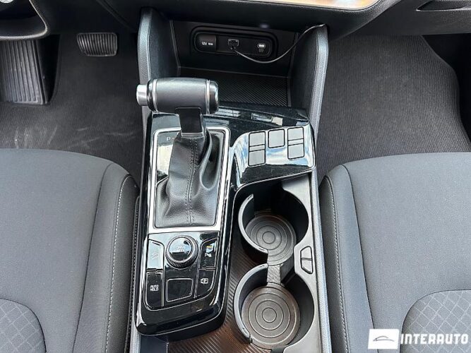 Kia Sportage 44 interauto-car