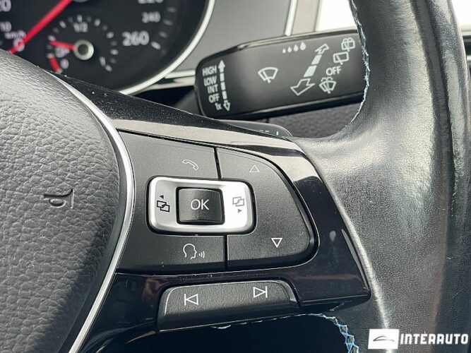 Volkswagen Passat GTE 42 interauto-car